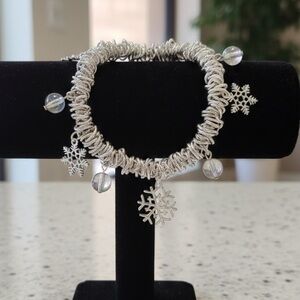 Silver Tone AB Aurora Borealis Bead Snowflake Charm Stretch Bracelet